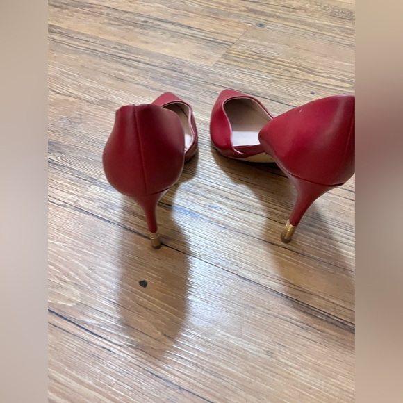 Preloved- Aldo- D'Orsay Pump with gold detail at heel - 8. - Picture 3 of 5